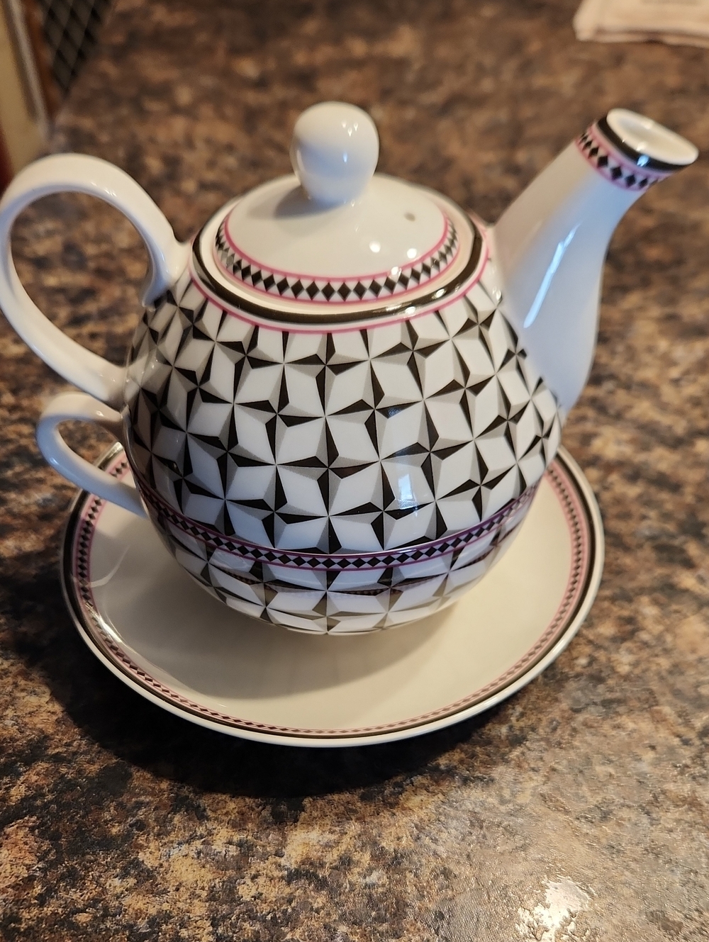 EUC Stechol Gracie China 4pc Teapot & Saucer
